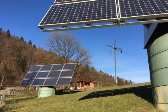 Erneuerbare Energie (Photovoltaik & Windenergie) in Tirol
